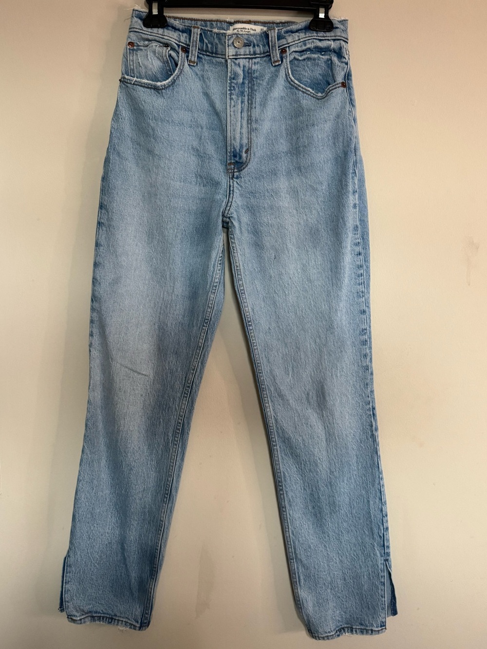 Light Wash Women’s 90s Straight Jeans - Abercrombie and Fitch